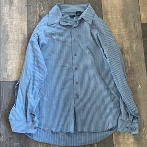 Men’s Van Heusen Dress Shirt